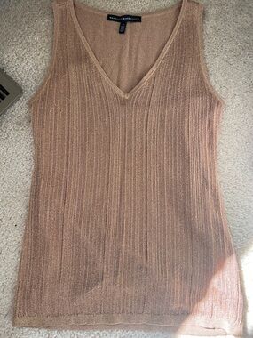 White House Black Market gold Shimmer Ribbed V-Neck